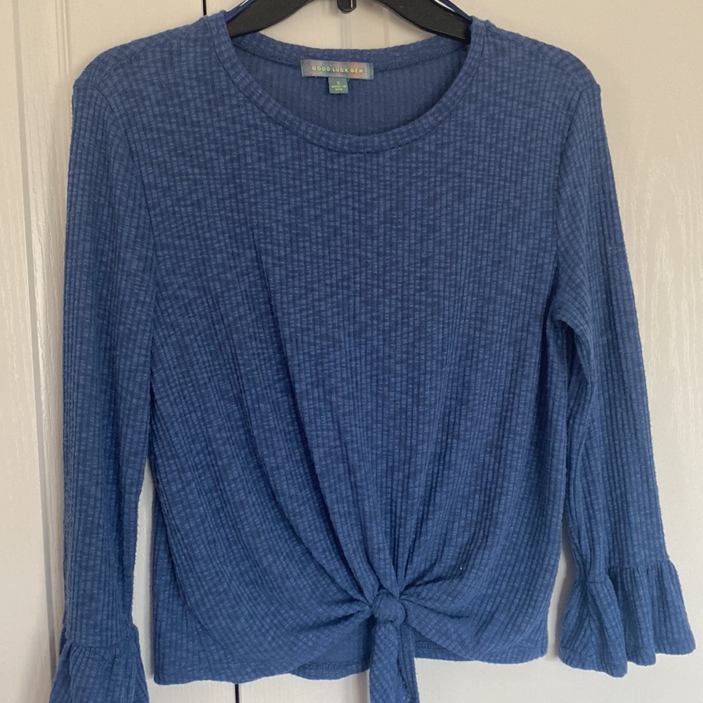 Light weight sweater